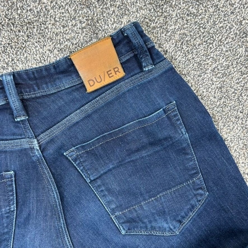 Du/er L2X Relaxed Tapered Performance Denim Jeans Mens 32x34 Casual Dark Wash - Picture 3 of 15